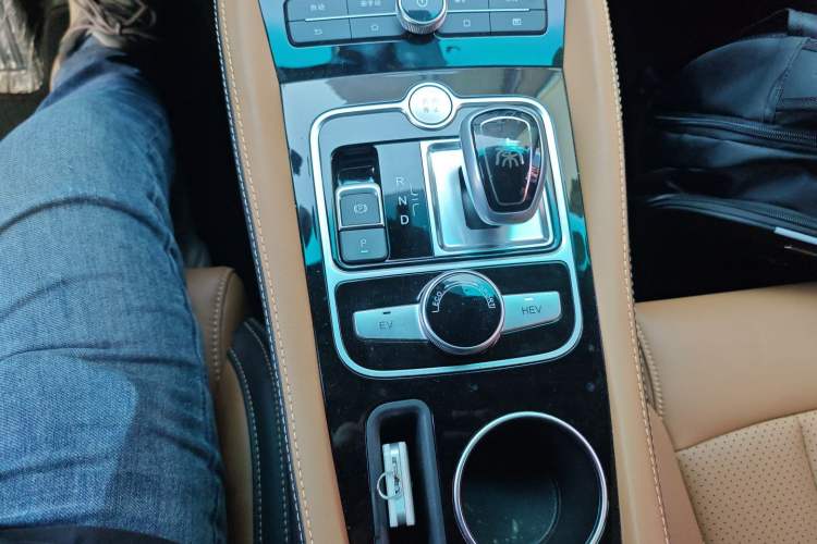 Used BYD Qin New Energy 2017 1.5T Luxury Model Gear Lever