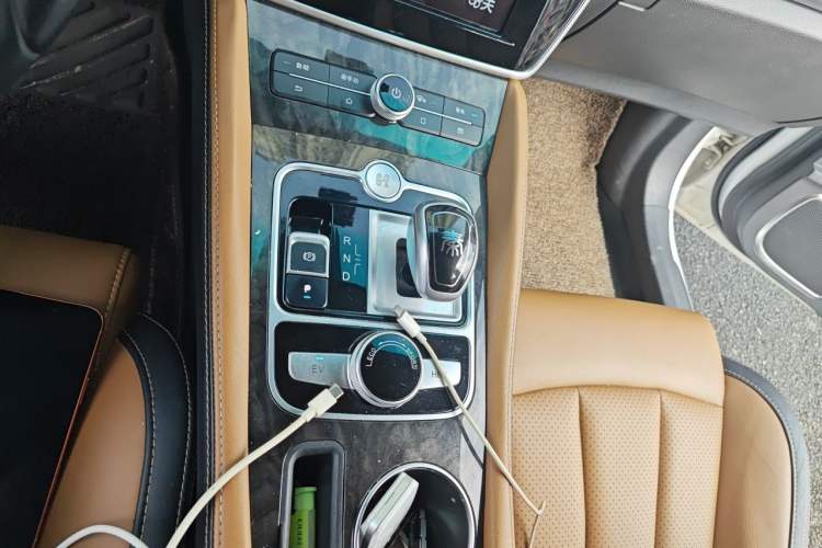 Used BYD Qin New Energy 2017 1.5T Luxury Model Gear Lever