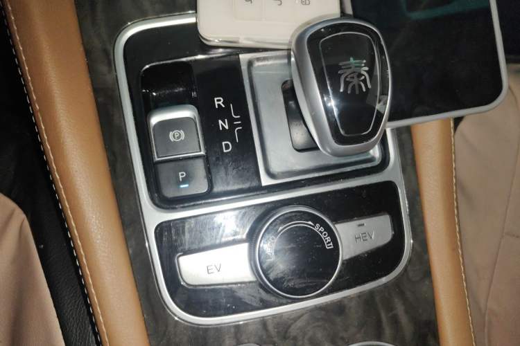 Used BYD Qin New Energy 2017 1.5T Luxury Model Gear Lever