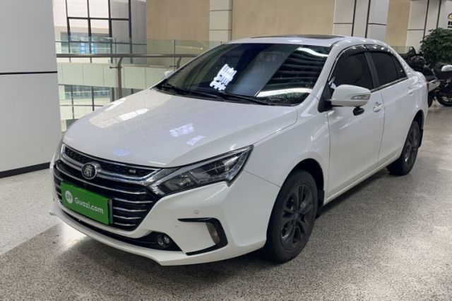 Ojetý BYD Qin New Energy 2017 1.5T Luxury Model