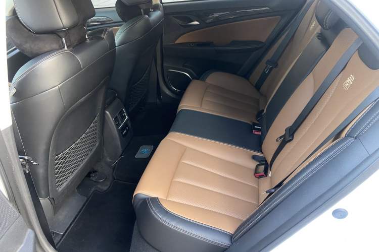 Used BYD Qin New Energy 2017 1.5T Luxury Model Interior 3