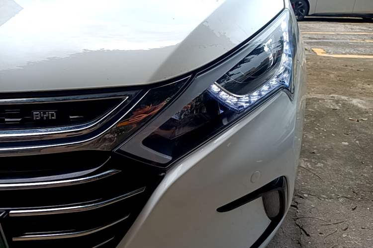 Used BYD Qin New Energy 2017 1.5T Luxury Model Left Front Headlight