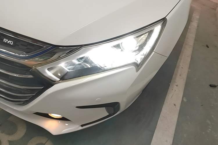 Used BYD Qin New Energy 2017 1.5T Luxury Model Left Front Headlight