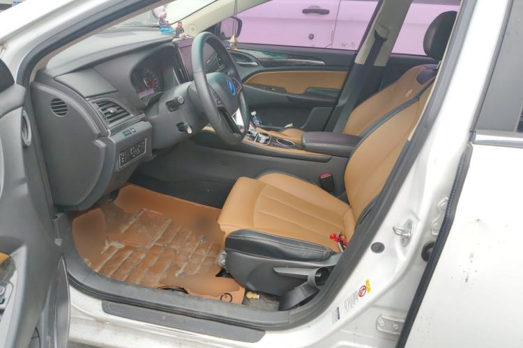 Used BYD Qin New Energy 2017 1.5T Luxury Model Left Front Seat