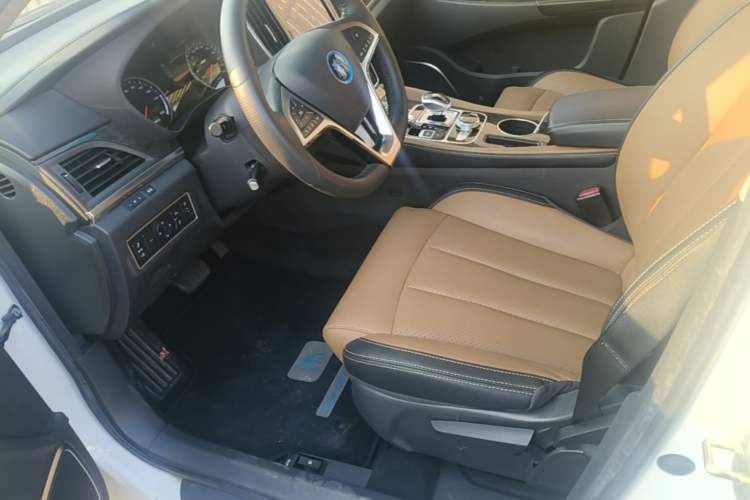 Used BYD Qin New Energy 2017 1.5T Luxury Model Left Front Seat