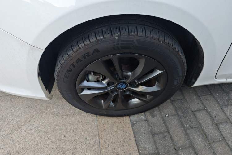 Used BYD Qin New Energy 2017 1.5T Luxury Model Left Front Wheel Hub
