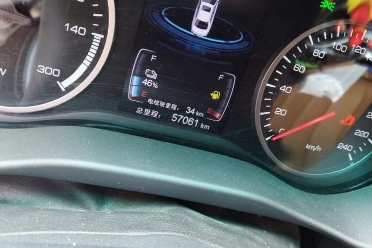 Used BYD Qin New Energy 2017 1.5T Luxury Model Odometer Close Up