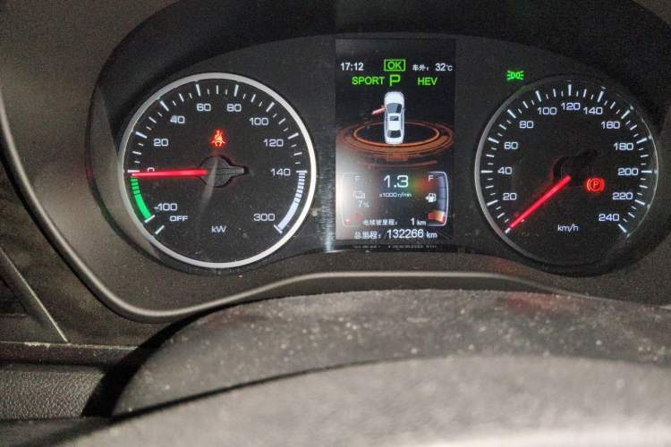Used BYD Qin New Energy 2017 1.5T Luxury Model Odometer Close Up