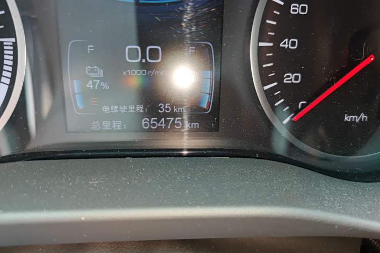 Used BYD Qin New Energy 2017 1.5T Luxury Model Odometer Close Up