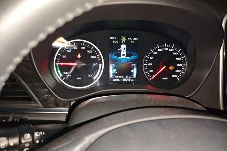 Used BYD Qin New Energy 2017 1.5T Luxury Model Odometer Close Up