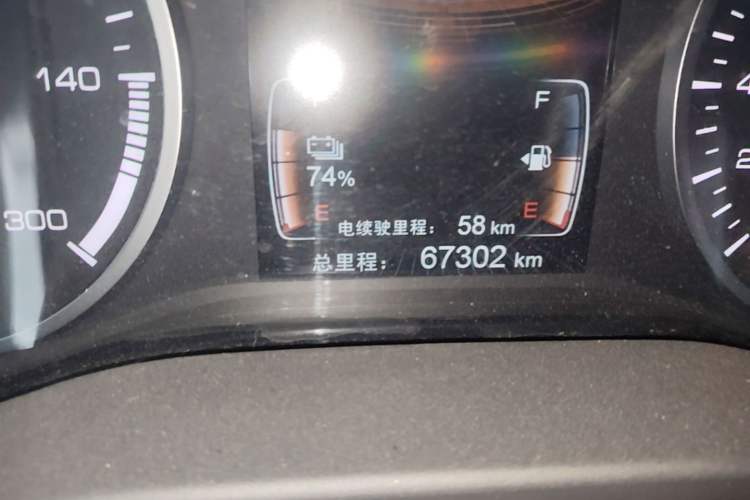 Used BYD Qin New Energy 2017 1.5T Luxury Model Odometer Close Up