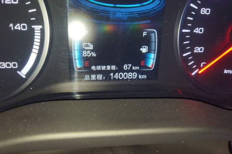 Used BYD Qin New Energy 2017 1.5T Luxury Model Odometer Close Up