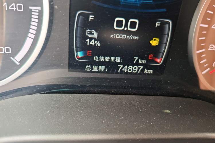 Used BYD Qin New Energy 2017 1.5T Luxury Model Odometer Close Up