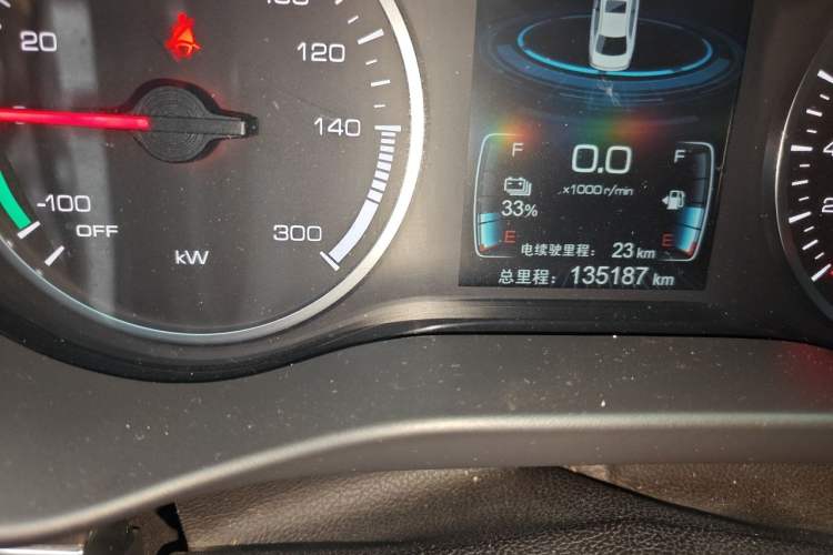 Used BYD Qin New Energy 2017 1.5T Luxury Model Odometer Close Up