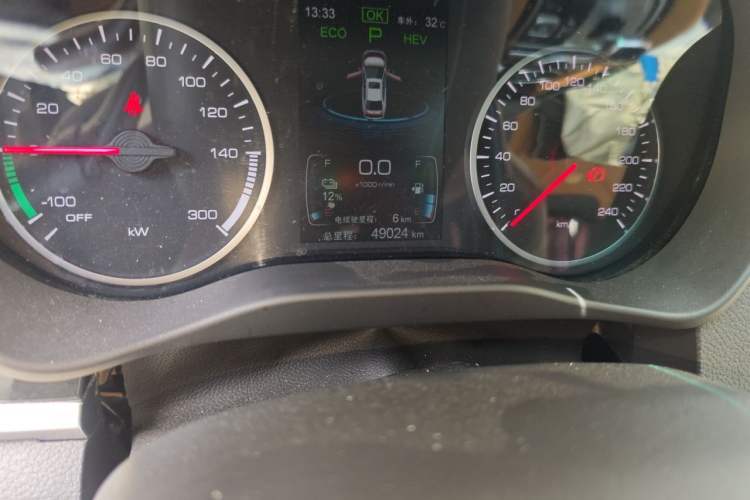 Used BYD Qin New Energy 2017 1.5T Luxury Model Odometer Close Up