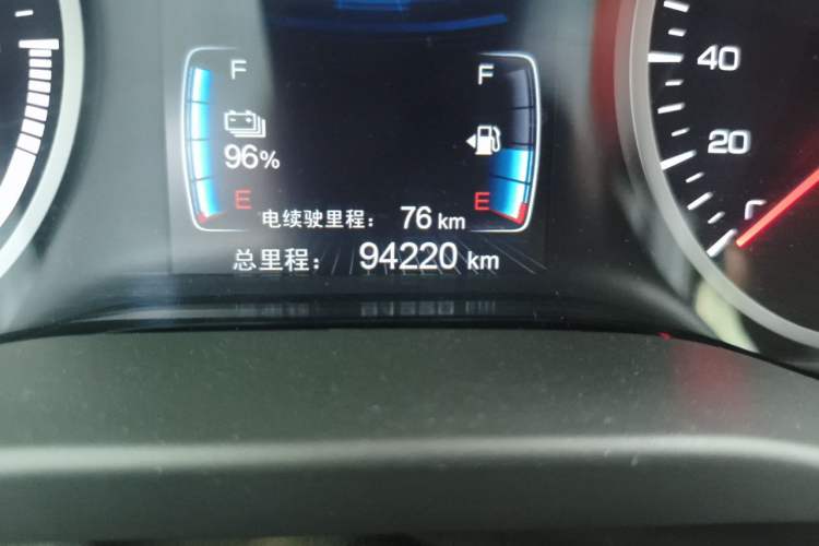 Used BYD Qin New Energy 2017 1.5T Luxury Model Odometer Close Up