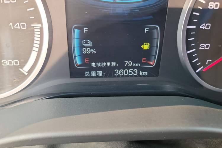 Used BYD Qin New Energy 2017 1.5T Luxury Model Odometer Close Up