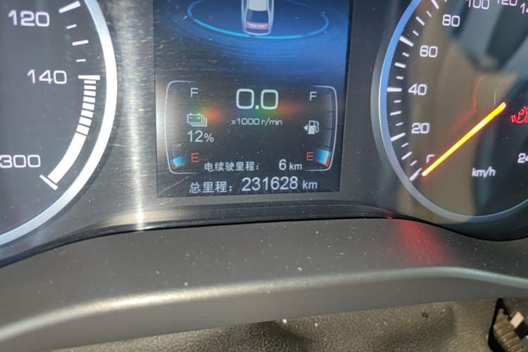 Used BYD Qin New Energy 2017 1.5T Luxury Model Odometer Close Up