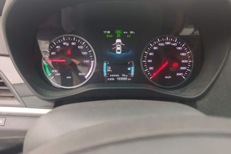 Used BYD Qin New Energy 2017 1.5T Luxury Model Odometer Close Up