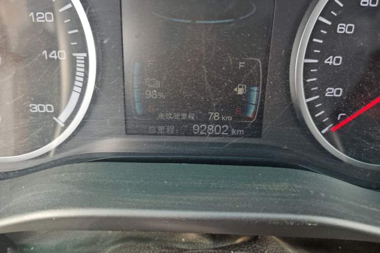 Used BYD Qin New Energy 2017 1.5T Luxury Model Odometer Close Up