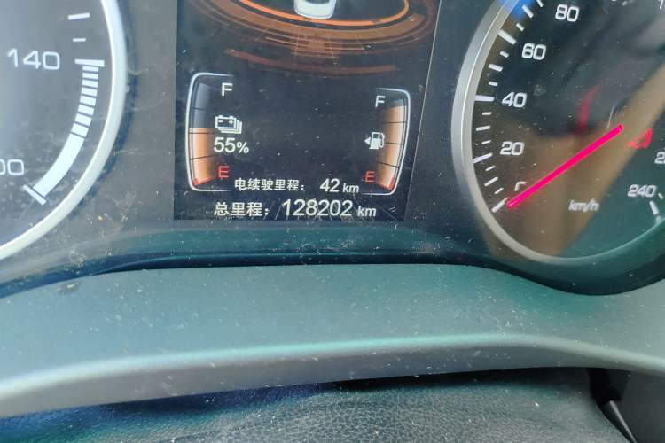 Used BYD Qin New Energy 2017 1.5T Luxury Model Odometer Close Up
