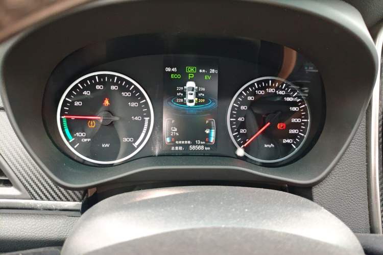 Used BYD Qin New Energy 2017 1.5T Luxury Model Odometer Close Up