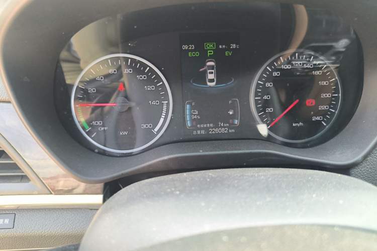 Used BYD Qin New Energy 2017 1.5T Luxury Model Odometer Close Up