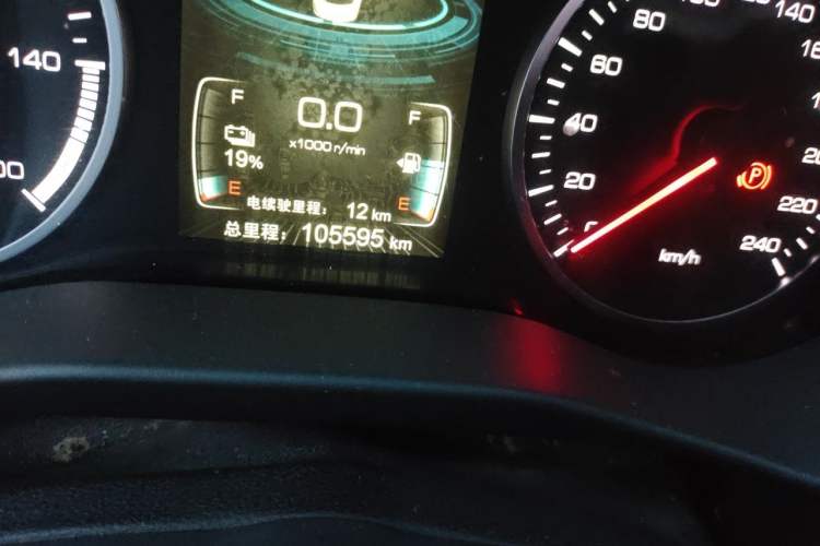 Used BYD Qin New Energy 2017 1.5T Luxury Model Odometer Close Up