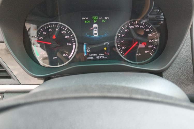 Used BYD Qin New Energy 2017 1.5T Luxury Model Odometer Close Up