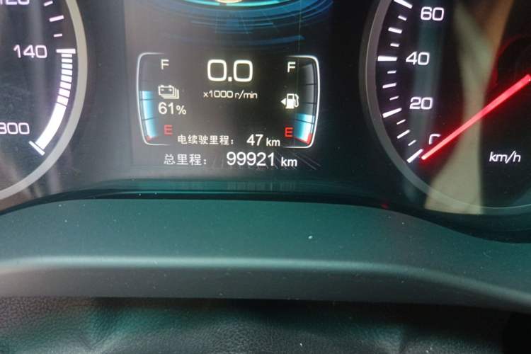 Used BYD Qin New Energy 2017 1.5T Luxury Model Odometer Close Up