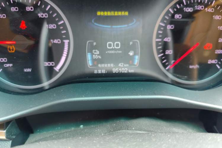 Used BYD Qin New Energy 2017 1.5T Luxury Model Odometer Close Up