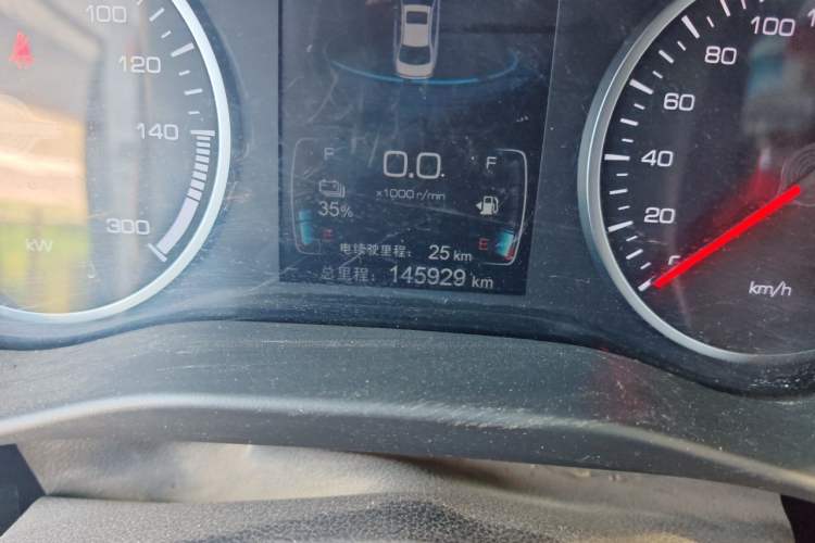 Used BYD Qin New Energy 2017 1.5T Luxury Model Odometer Close Up