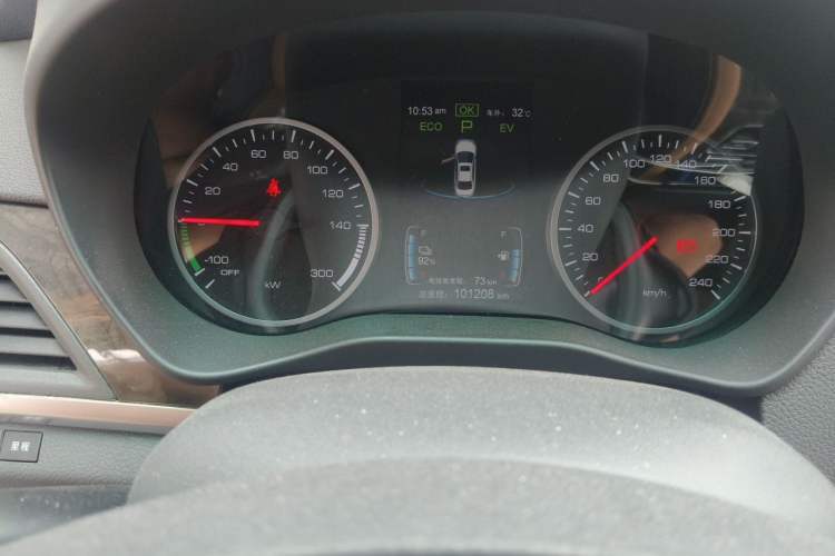 Used BYD Qin New Energy 2017 1.5T Luxury Model Odometer Close Up