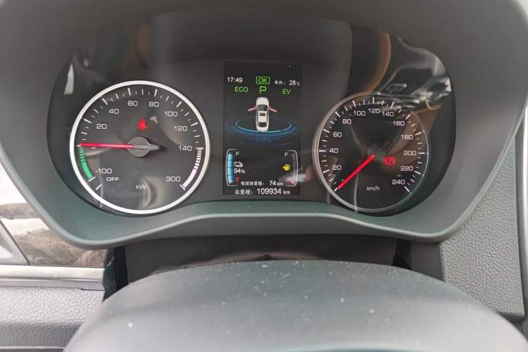 Used BYD Qin New Energy 2017 1.5T Luxury Model Odometer Close Up