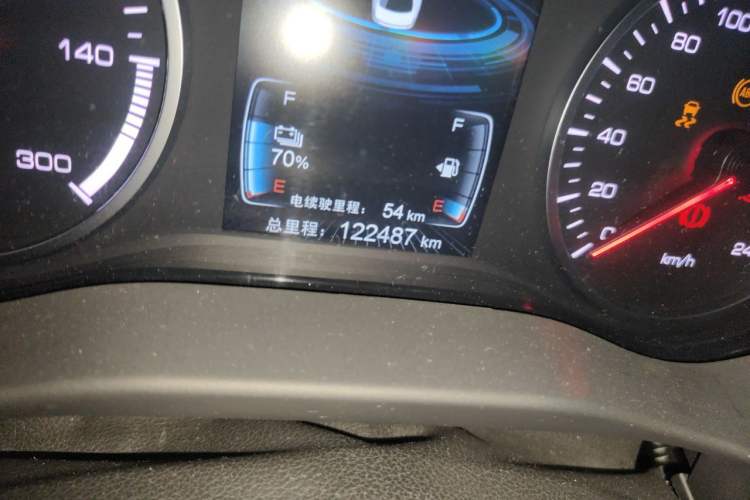 Used BYD Qin New Energy 2017 1.5T Luxury Model Odometer Close Up
