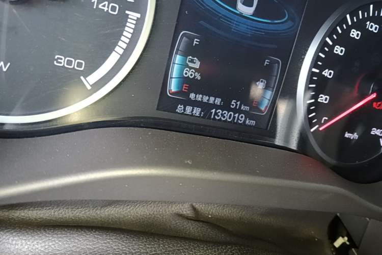 Used BYD Qin New Energy 2017 1.5T Luxury Model Odometer Close Up