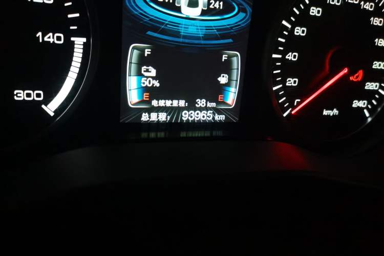 Used BYD Qin New Energy 2017 1.5T Luxury Model Odometer Close Up