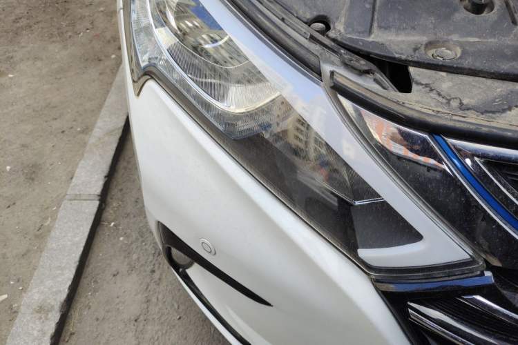 Used BYD Qin New Energy 2017 1.5T Luxury Model Right Front Headlight