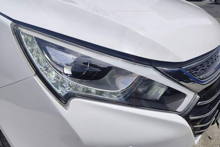 Used BYD Qin New Energy 2017 1.5T Luxury Model Right Front Headlight