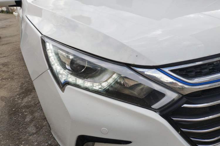 Used BYD Qin New Energy 2017 Qin 1.5T 100 Right Front Headlight