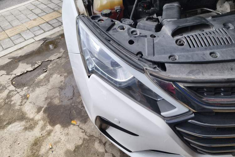 Used BYD Qin New Energy 2017 Qin 1.5T 100 Right Front Headlight
