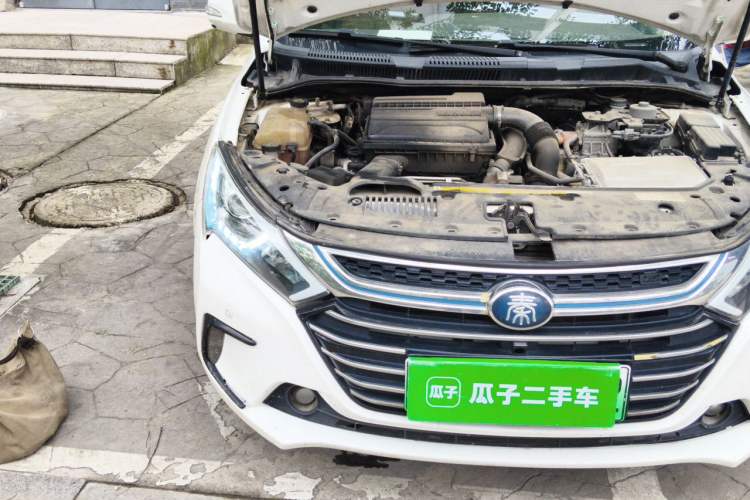 Used BYD Qin New Energy 2017 1.5T Luxury Model Right Front Headlight