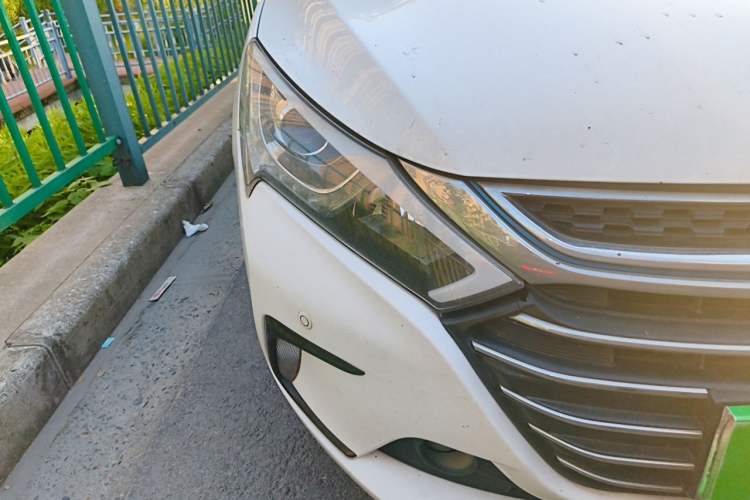 Used BYD Qin New Energy 2017 1.5T Luxury Model Right Front Headlight