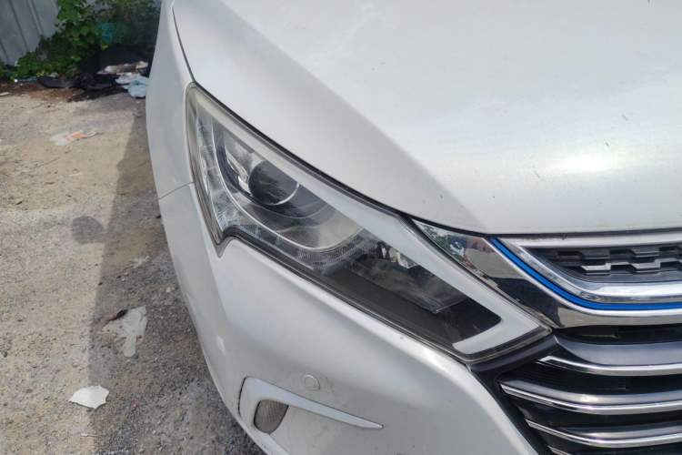 Used BYD Qin New Energy 2017 1.5T Luxury Model Right Front Headlight
