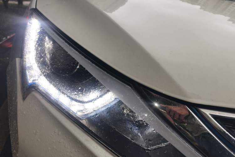 Used BYD Qin New Energy 2017 1.5T Luxury Model Right Front Headlight