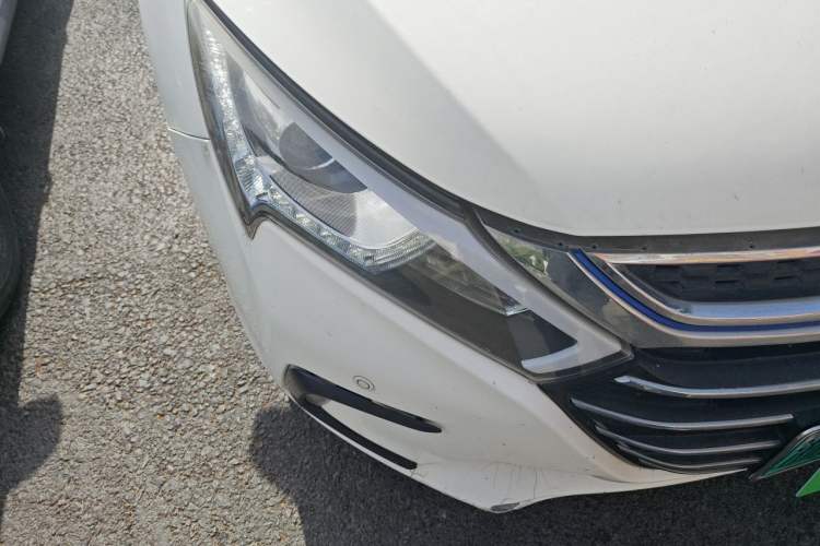 Used BYD Qin New Energy 2017 1.5T Luxury Model Right Front Headlight
