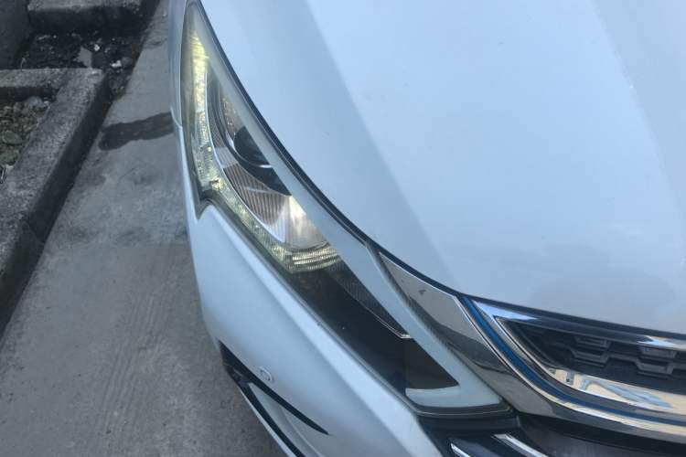 Used BYD Qin New Energy 2017 Qin 1.5T 100 Right Front Headlight