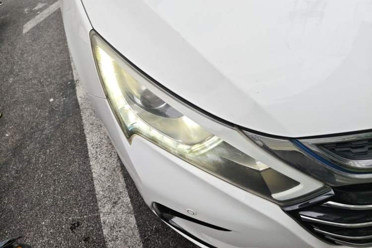 Used BYD Qin New Energy 2017 Qin 1.5T 100 Right Front Headlight