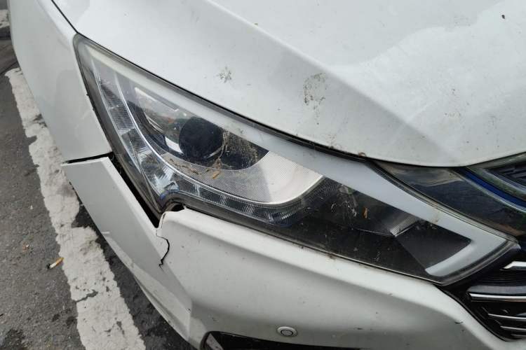 Used BYD Qin New Energy 2017 1.5T Luxury Model Right Front Headlight