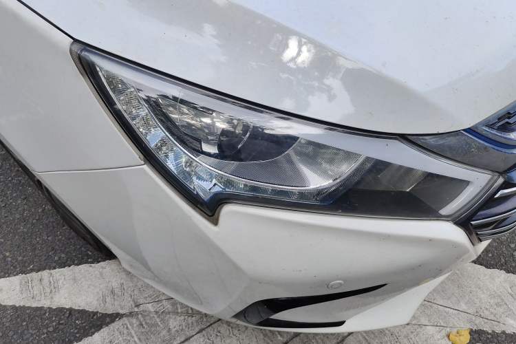 Used BYD Qin New Energy 2017 1.5T Luxury Model Right Front Headlight